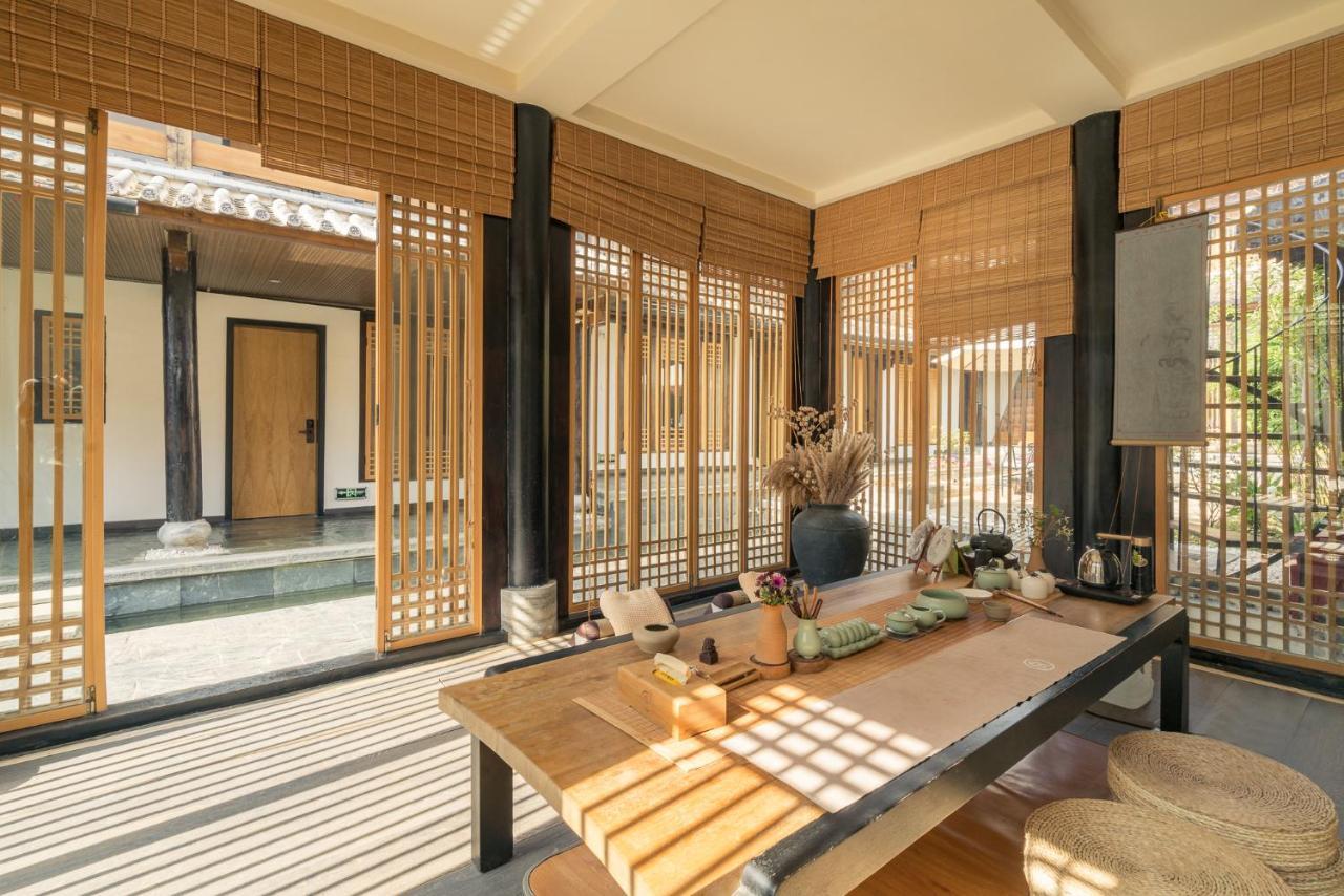 Отель Dali Shaxi Qing Jing Courtyard Jianchuan Экстерьер фото